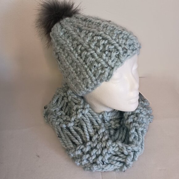 Handmade Crochet Green Blue Hat Infinity Scarf Set NWT - Picture 3 of 9
